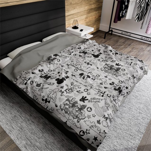 Mickey Mouse B&W Blanket PimpYourWorld