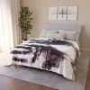 Godzilla vs. Kong clash on this epic fleece blanket! Perfect for reliving the monsterverse battle or cozy monster dreams.