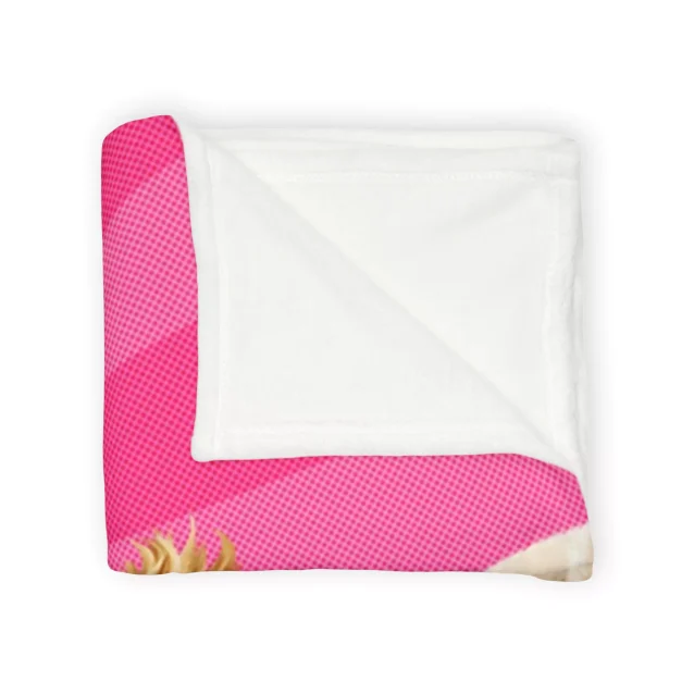 Super soft Skye fleece blanket brings Paw Patrol fun to bedtime, movie nights, or playtime.