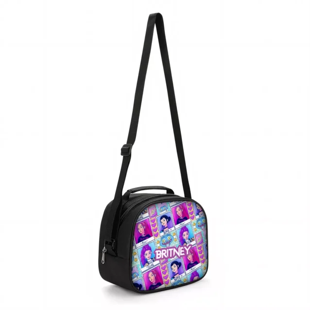 Child holding the Kpop Demon Hunters lunch bag