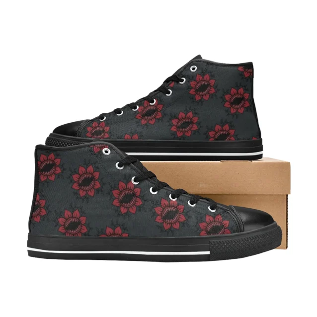 Highly detailed flat print of the open-mouthed Demogorgon on black kids footwear.