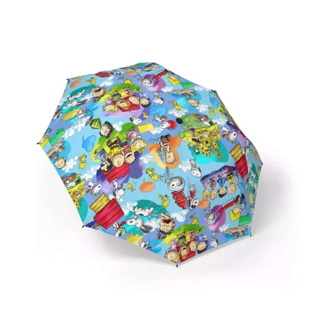 Close-up of the black UV internal coating on the Joe Cool Snoopy sun umbrella.